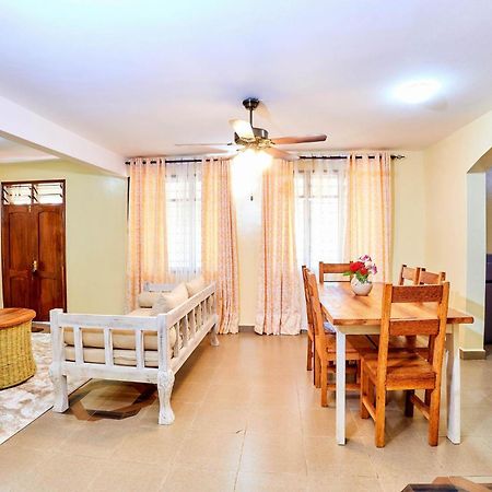 Diani Beach Gold Apartments エクステリア 写真