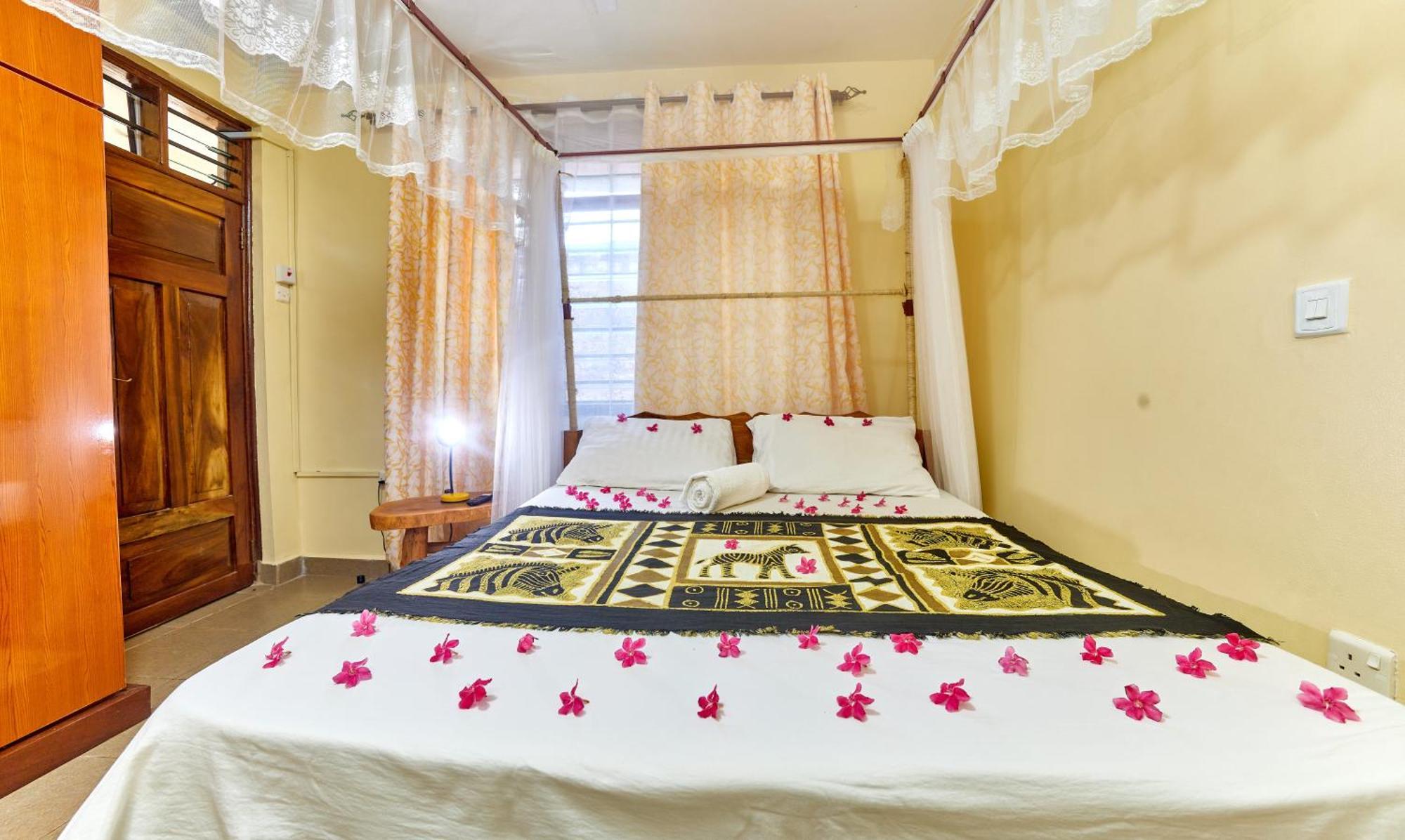 Diani Beach Gold Apartments エクステリア 写真
