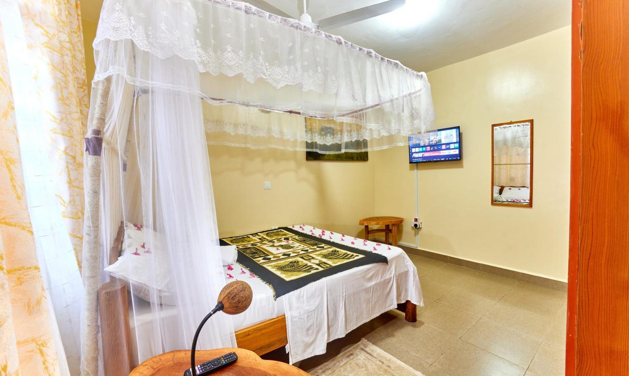 Diani Beach Gold Apartments エクステリア 写真