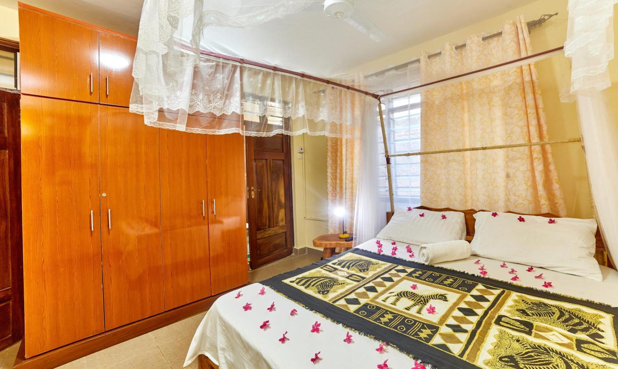 Diani Beach Gold Apartments エクステリア 写真