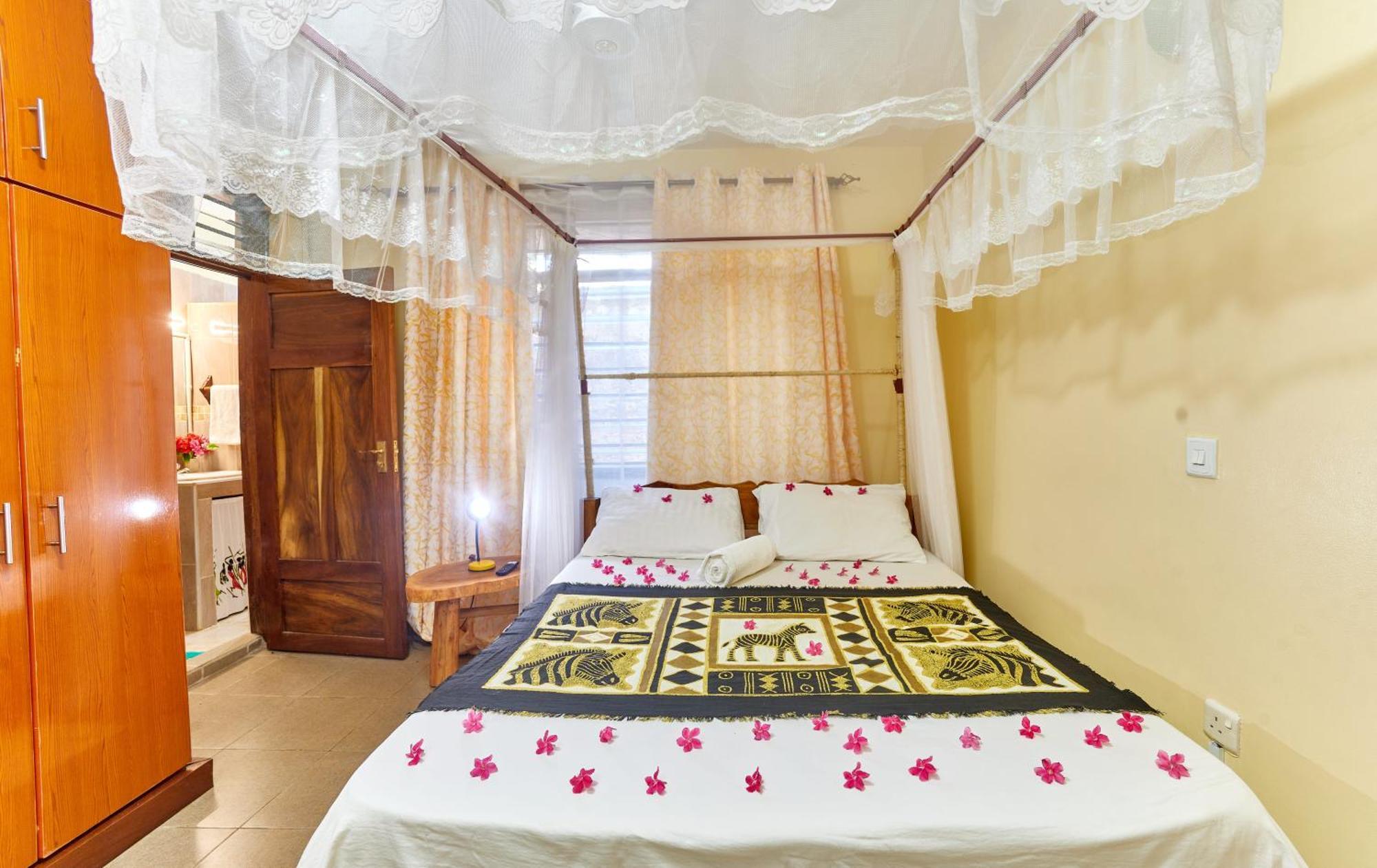 Diani Beach Gold Apartments エクステリア 写真