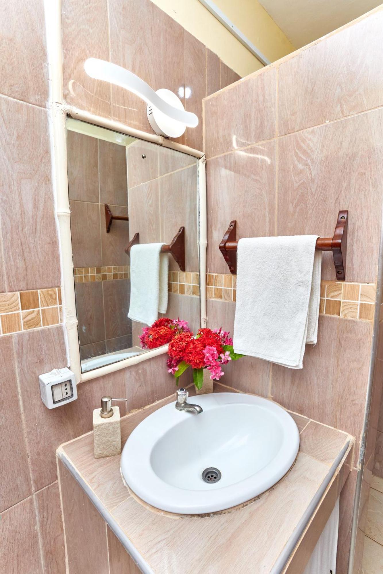 Diani Beach Gold Apartments エクステリア 写真