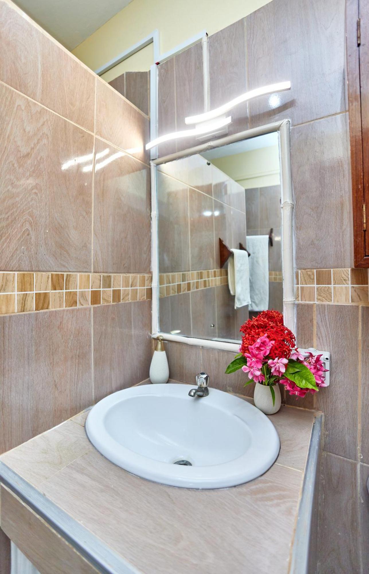 Diani Beach Gold Apartments エクステリア 写真
